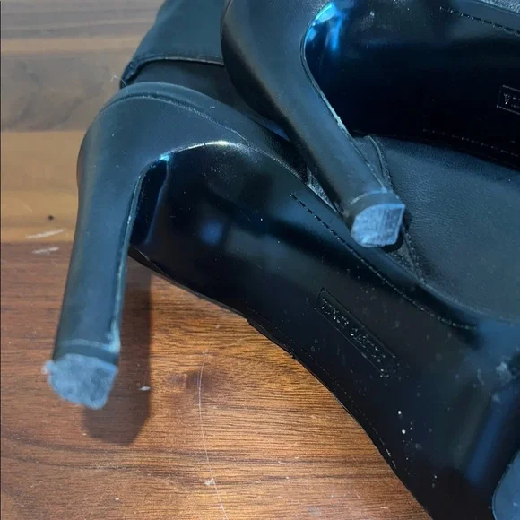 Vince Camuto Black Leather Women's Ankle Zip Up Boots Size 7 Very Comfortable! - Picture 7 of 14